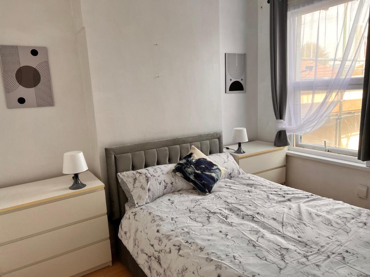 A Little Slice Of London Villa Ngoại thất bức ảnh